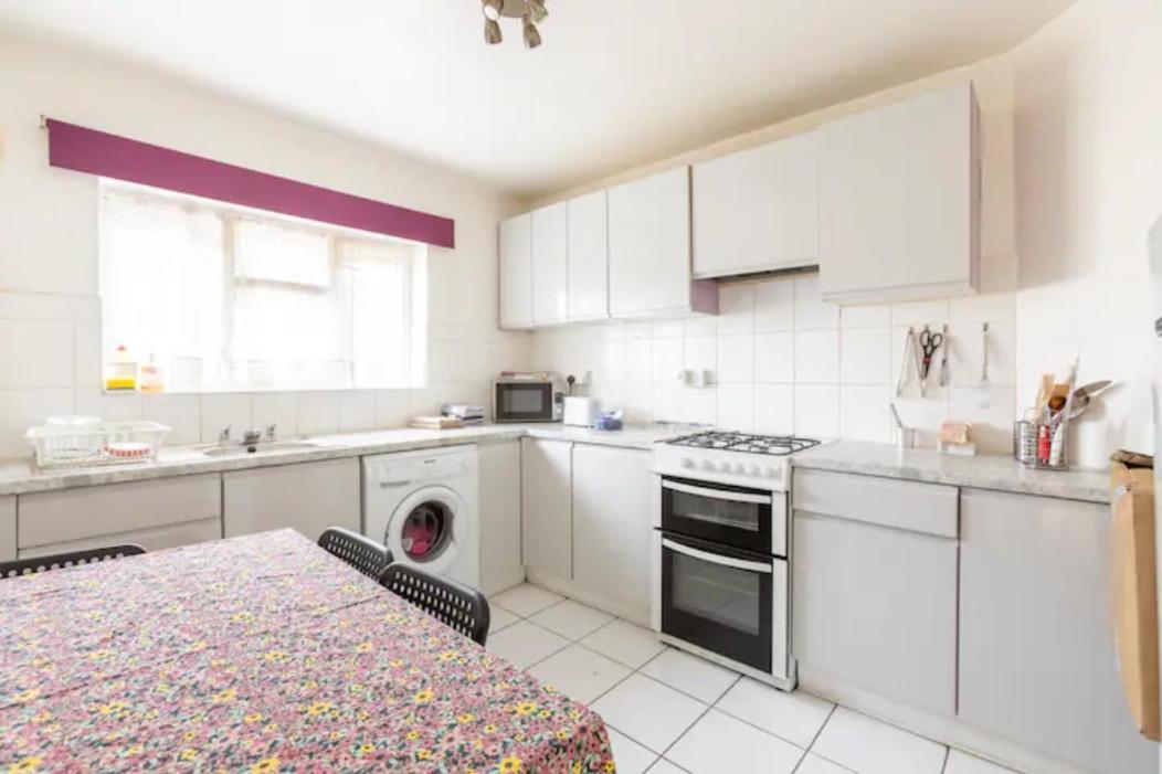 Cosy 1 Bedroom Flat Near Barking Town Centre Екстериор снимка